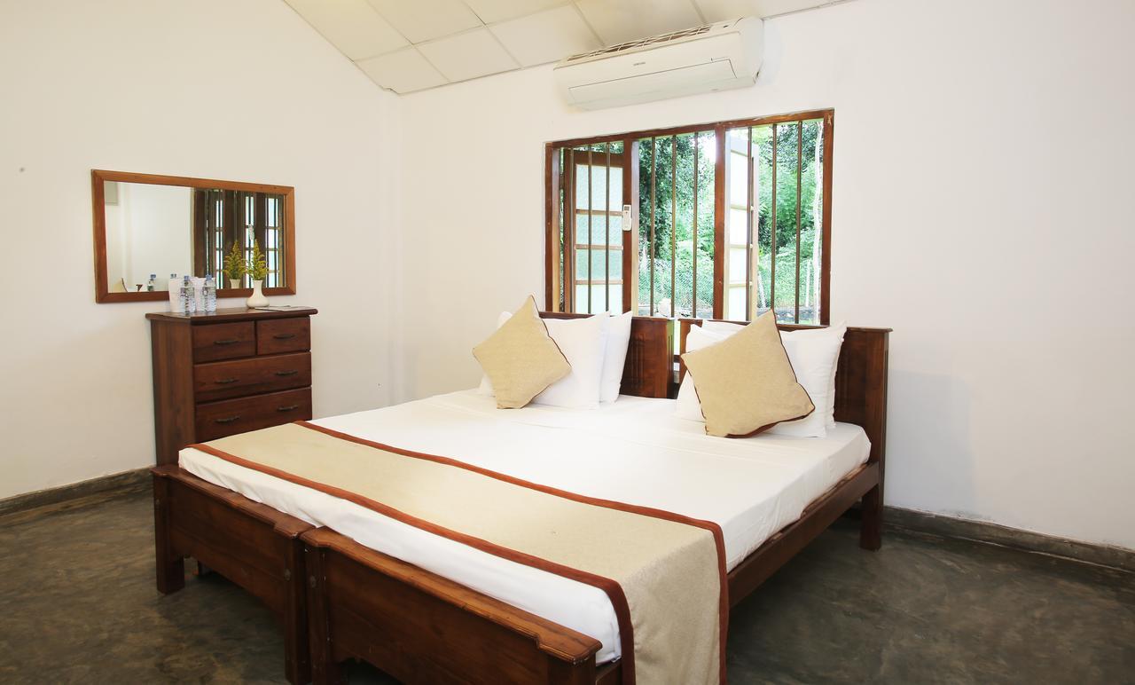 Villa Indrasiriya Ahangama Kültér fotó